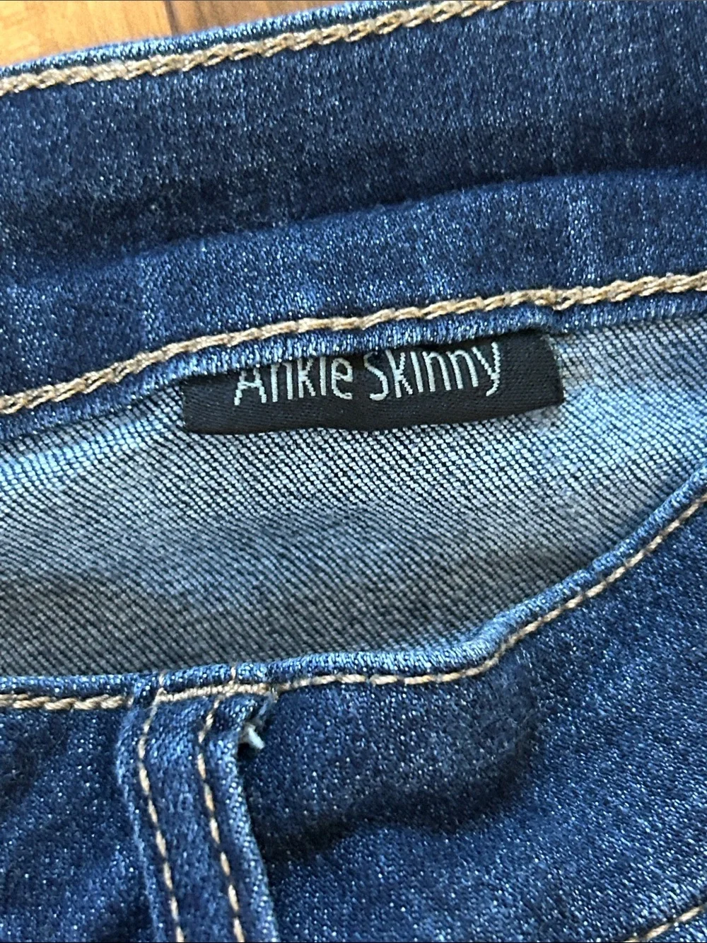 Vervet Ankle Skinny Jeans